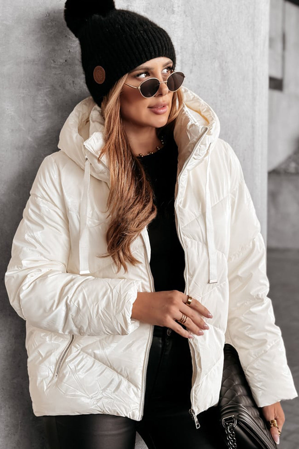 Manteau bouffant matelassé uni blanc avec capuche et fermeture à glissière