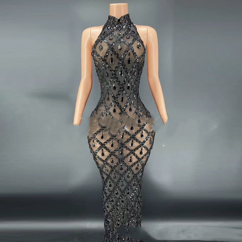 Robe diamant noir sur fond noir, costume de chanteuse de discothèque, costume de scène