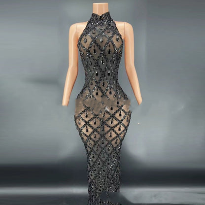Robe diamant noir sur fond noir, costume de chanteuse de discothèque, costume de scène