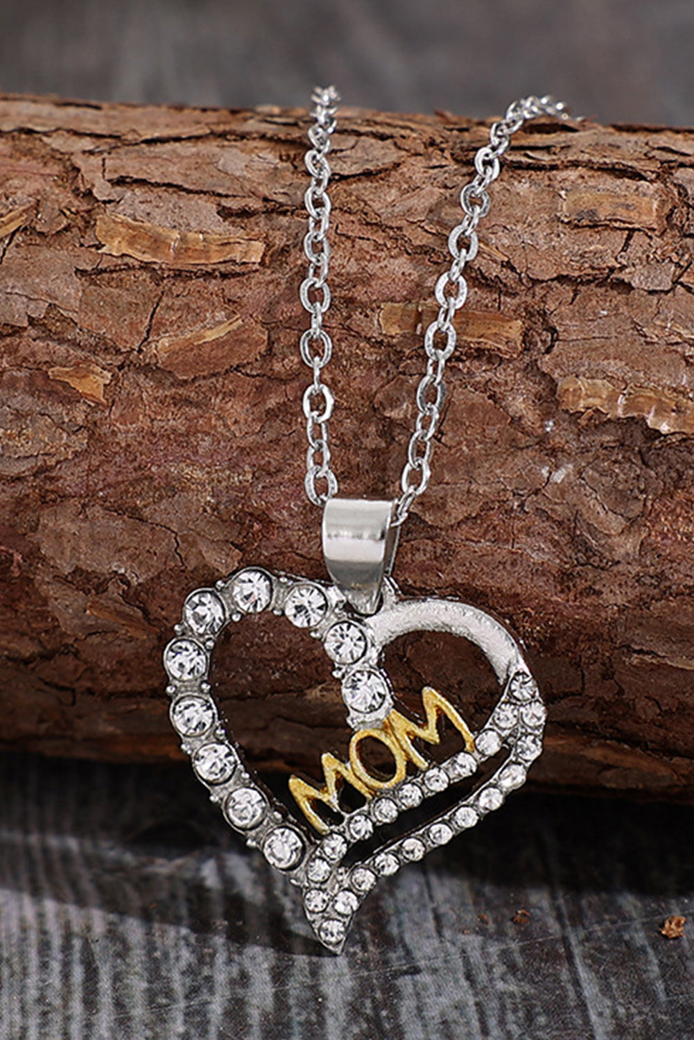 Collier en alliage argenté avec lettre d'amour MOM en strass